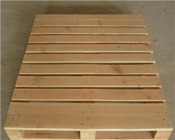 木制托盤在使用時(shí)需要注意哪些？這3三點(diǎn)不容忽視！